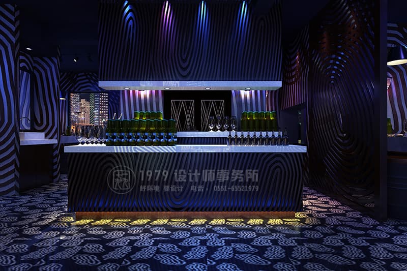 簡單大方的酒吧吧臺裝修設計效果圖